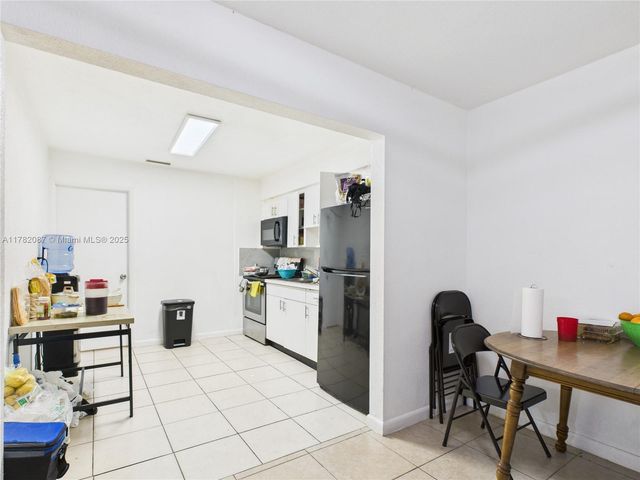 1713 SW 11th Ct, Fort Lauderdale, FL 33312