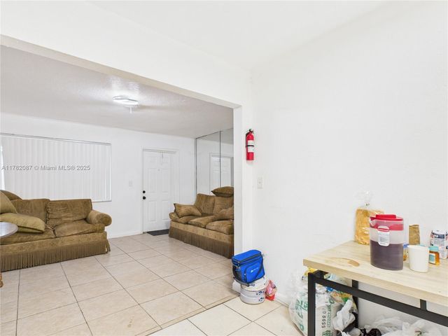 1713 SW 11th Ct, Fort Lauderdale, FL 33312