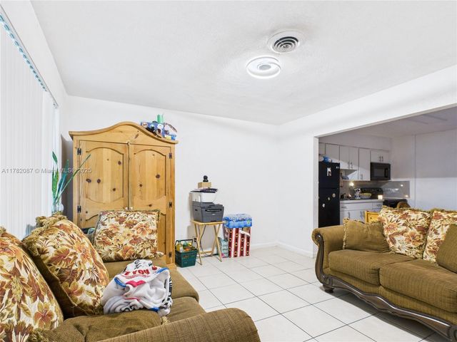 1713 SW 11th Ct, Fort Lauderdale, FL 33312