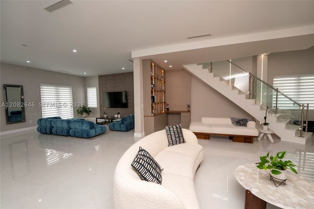 8340 NW 33 Terrace, Doral, FL 33122