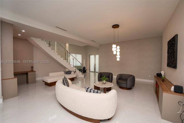 8340 NW 33 Terrace, Doral, FL 33122