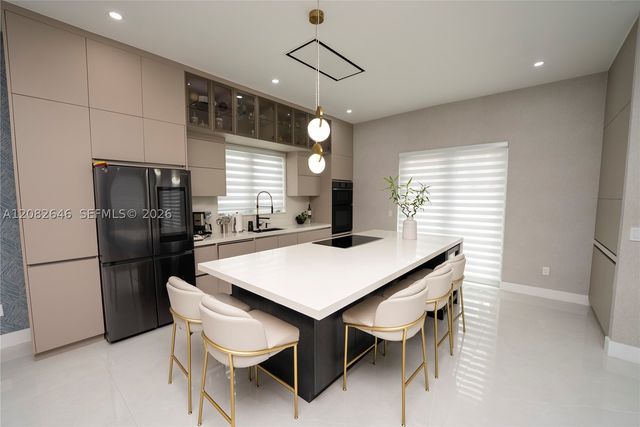 8340 NW 33 Terrace, Doral, FL 33122