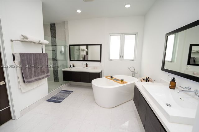 8340 NW 33 Terrace, Doral, FL 33122