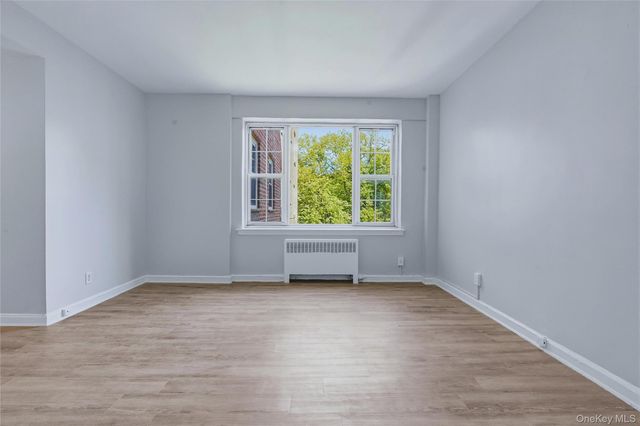230 Pelham Road 4L, New Rochelle, NY 10805