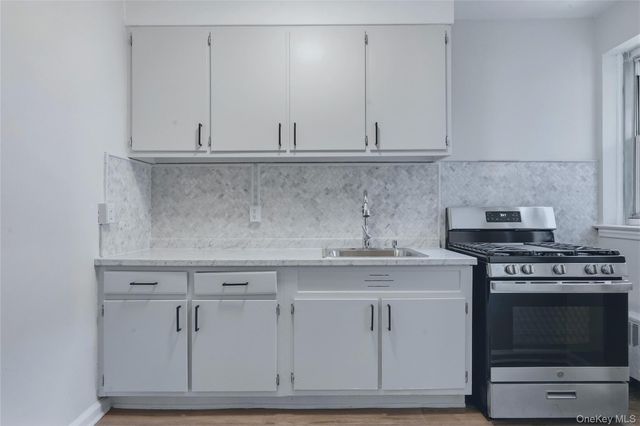 230 Pelham Road 4L, New Rochelle, NY 10805