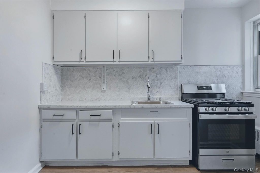 230 Pelham Road 4L, New Rochelle, NY 10805 — photo 4