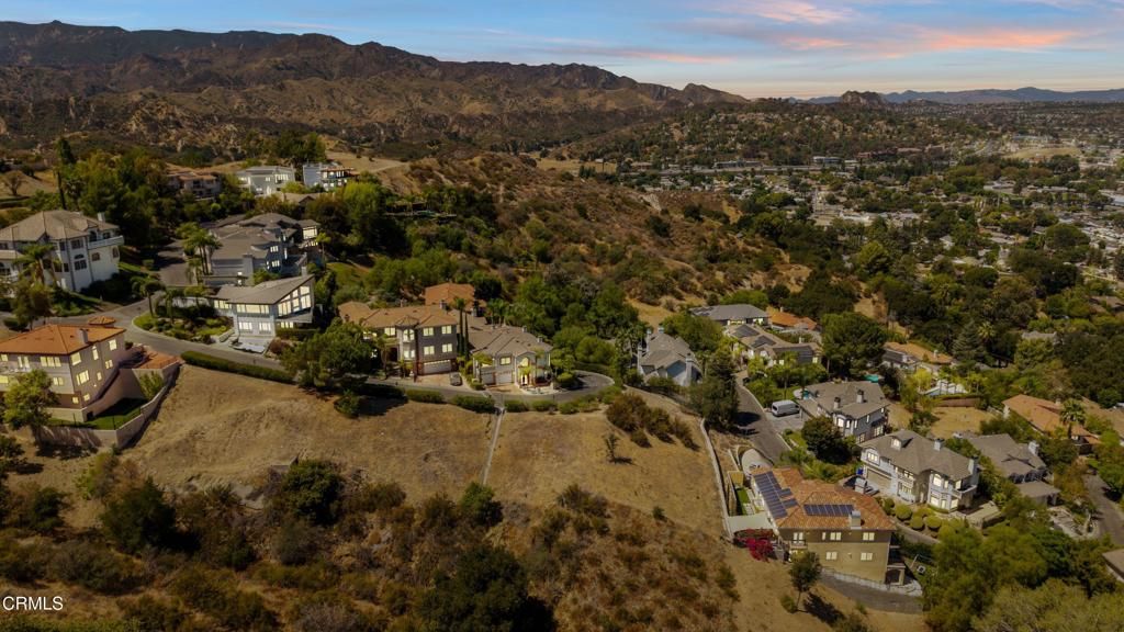 24856 Bella Vista Drive, Newhall, CA 91321 — photo 4