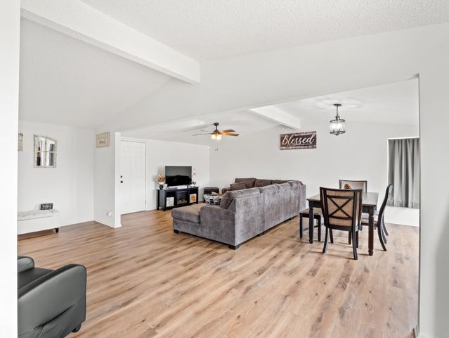 2564 Crescent Avenue, Clovis, CA 93612