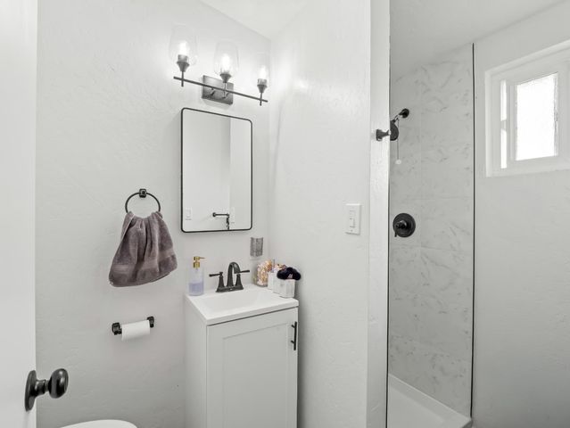 2564 Crescent Avenue, Clovis, CA 93612