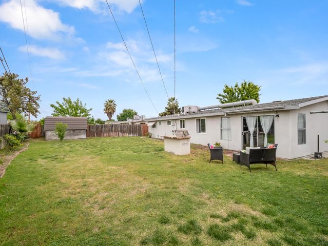 2564 Crescent Avenue, Clovis, CA 93612