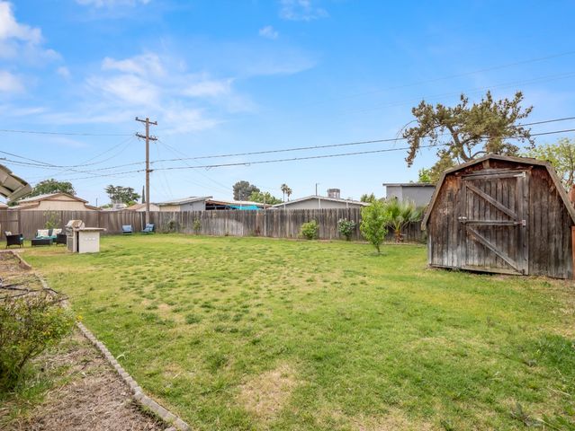 2564 Crescent Avenue, Clovis, CA 93612