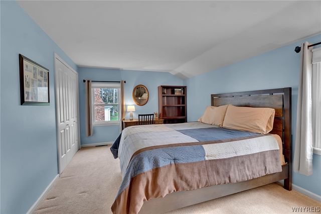17 Fox Chapel Court, Amherst, NY 14221