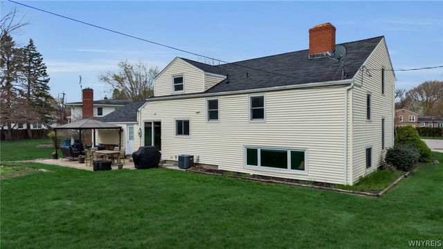 17 Fox Chapel Court, Amherst, NY 14221