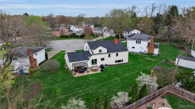 17 Fox Chapel Court, Amherst, NY 14221