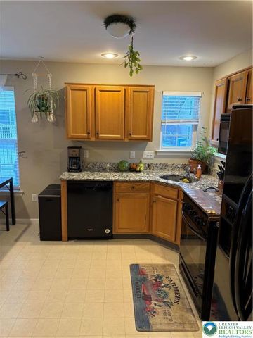 1525 Cambridge Drive, Lower Macungie Twp, PA 18062