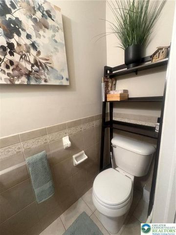 1525 Cambridge Drive, Lower Macungie Twp, PA 18062