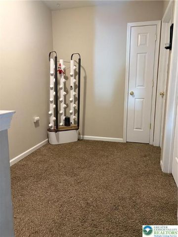 1525 Cambridge Drive, Lower Macungie Twp, PA 18062