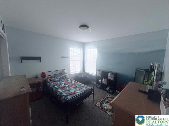 1525 Cambridge Drive, Lower Macungie Twp, PA 18062