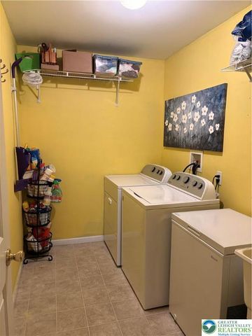 1525 Cambridge Drive, Lower Macungie Twp, PA 18062