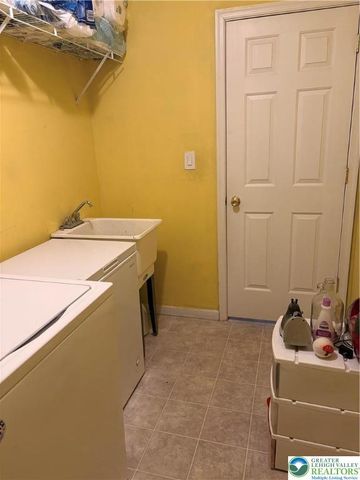 1525 Cambridge Drive, Lower Macungie Twp, PA 18062