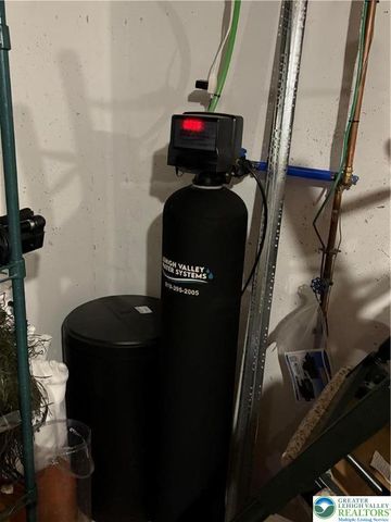 1525 Cambridge Drive, Lower Macungie Twp, PA 18062