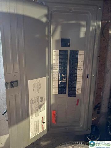 1525 Cambridge Drive, Lower Macungie Twp, PA 18062