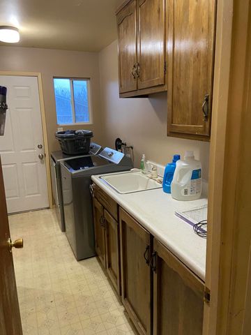 13355 Weowna Way, White City, OR 97503