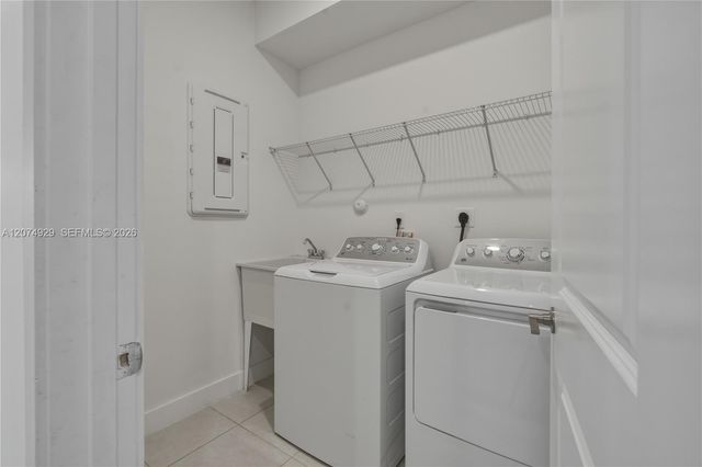 4372 SW 122nd Terrace, Davie, FL 33330