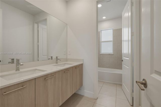 4372 SW 122nd Terrace, Davie, FL 33330