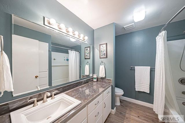 5566 W 49th N, Idaho Falls, ID 83202