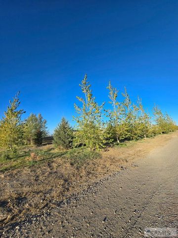 5566 W 49th N, Idaho Falls, ID 83202