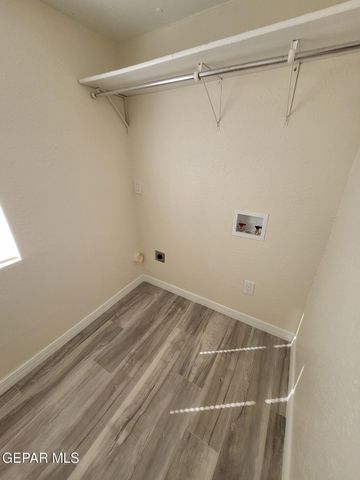 7143 N Loop Drive E, El Paso, TX 79915