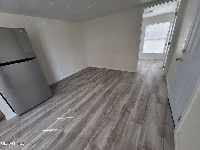 7143 N Loop Drive E, El Paso, TX 79915