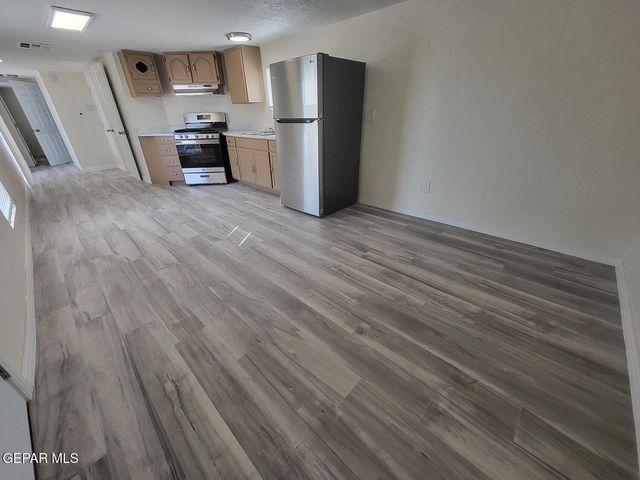 7143 N Loop Drive E, El Paso, TX 79915