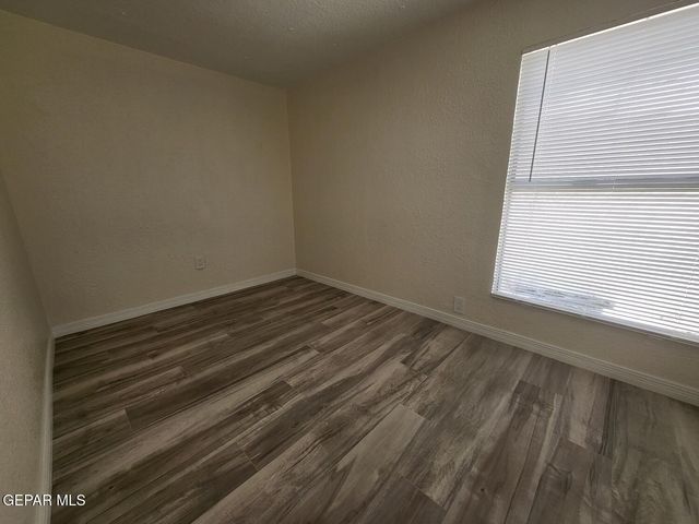 7143 N Loop Drive E, El Paso, TX 79915