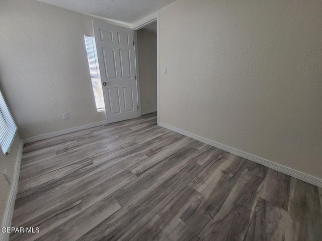 7143 N Loop Drive E, El Paso, TX 79915