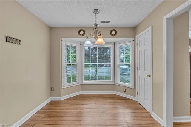 406 Derby RN, Yorktown, VA 23693