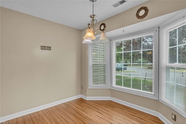 406 Derby RN, Yorktown, VA 23693