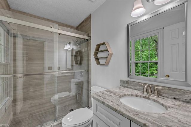 406 Derby RN, Yorktown, VA 23693