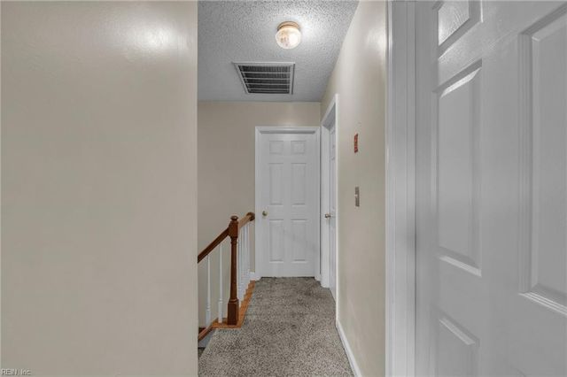 406 Derby RN, Yorktown, VA 23693