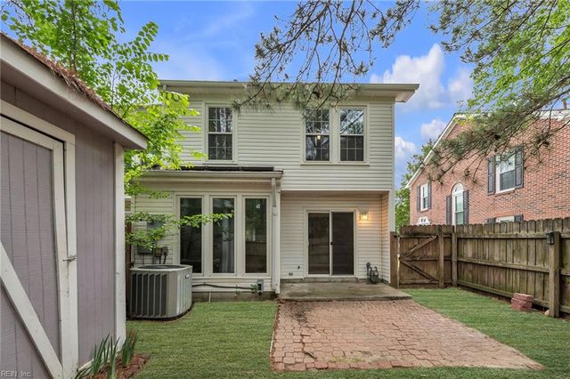 406 Derby RN, Yorktown, VA 23693