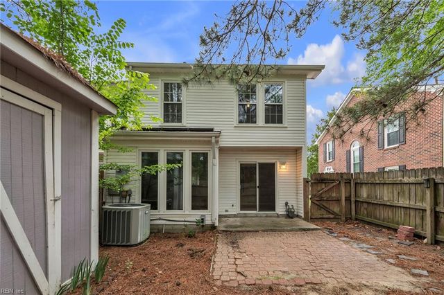 406 Derby RN, Yorktown, VA 23693