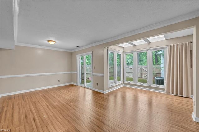406 Derby RN, Yorktown, VA 23693