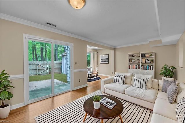 406 Derby RN, Yorktown, VA 23693