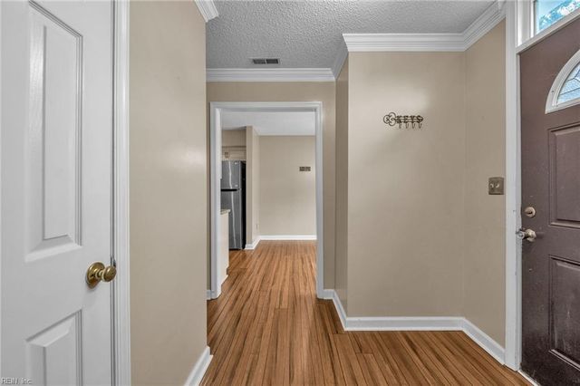 406 Derby RN, Yorktown, VA 23693