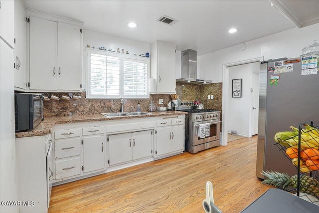 16038 Devonshire Street, Granada Hills, CA 91344