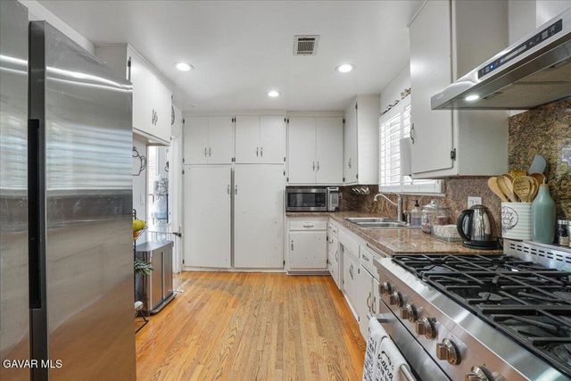 16038 Devonshire Street, Granada Hills, CA 91344