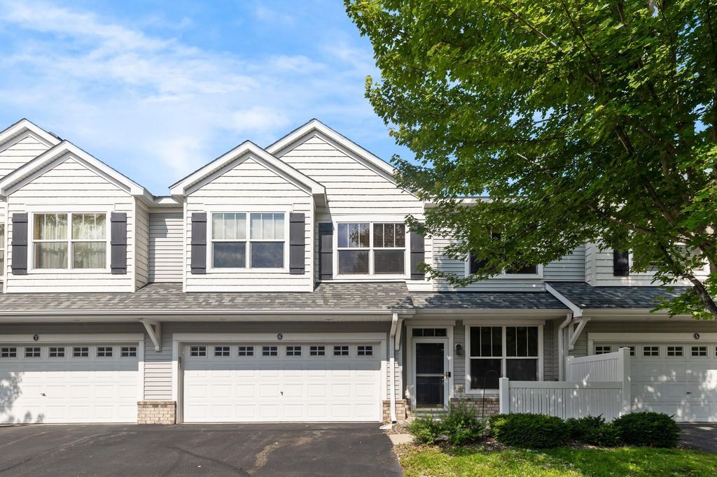 1608 Legacy Parkway E 6, Maplewood, MN 55109