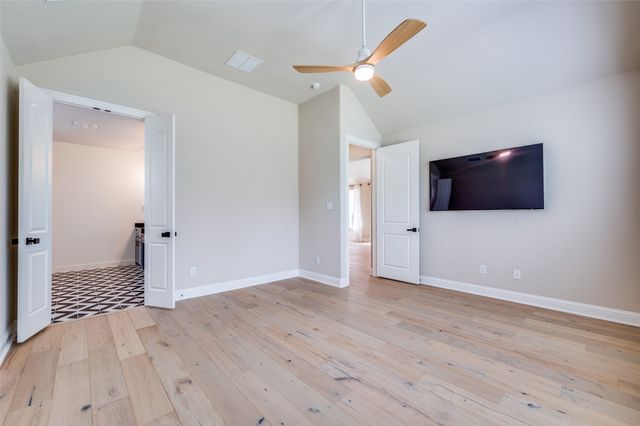 900 Southern Hills Way, Aubrey, TX 76227