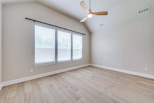 900 Southern Hills Way, Aubrey, TX 76227